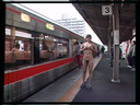 激レア露出作品06　大きめのおっぱいの女性が露出にチャレンジ、電車のホームで全裸露出ローションまみれで全裸露出